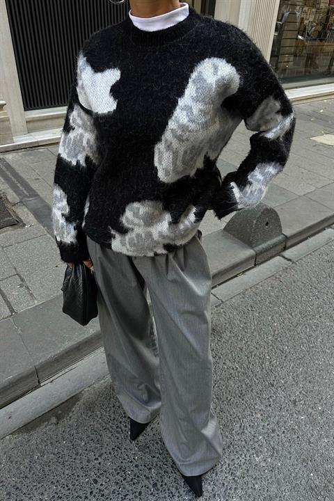 Patterned Raised Sweater 1357