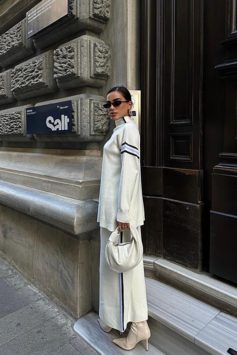 Skirted Sports Striped Suit 9991