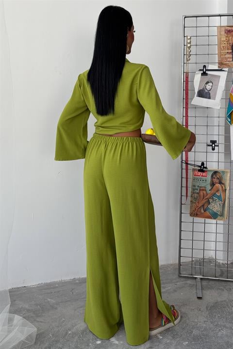 Ayrobin Suit with Tied Shirt and Slit Trousers 10179