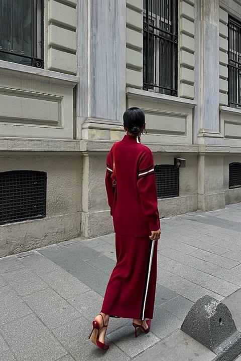 Skirted Sports Striped Suit 9991