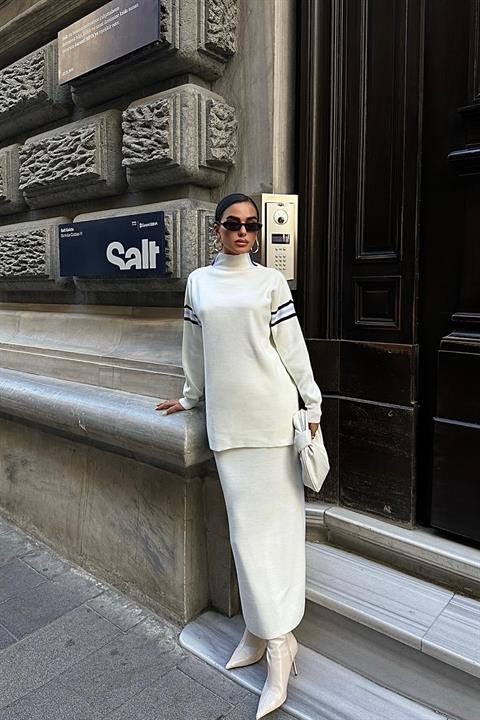 Skirted Sports Striped Suit 9991