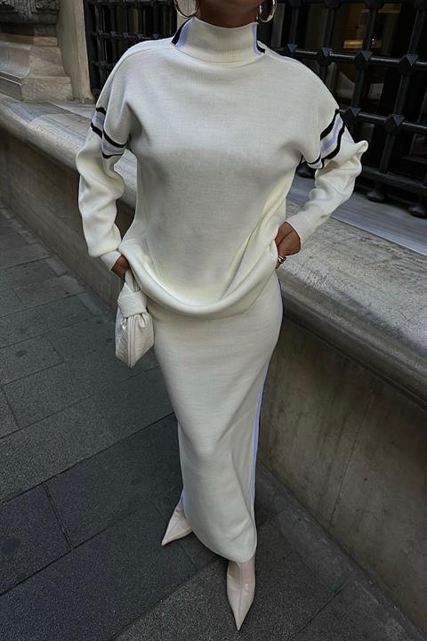 Skirted Sports Striped Suit 9991