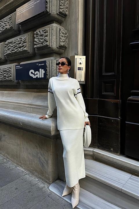 Skirted Sports Striped Suit 9991