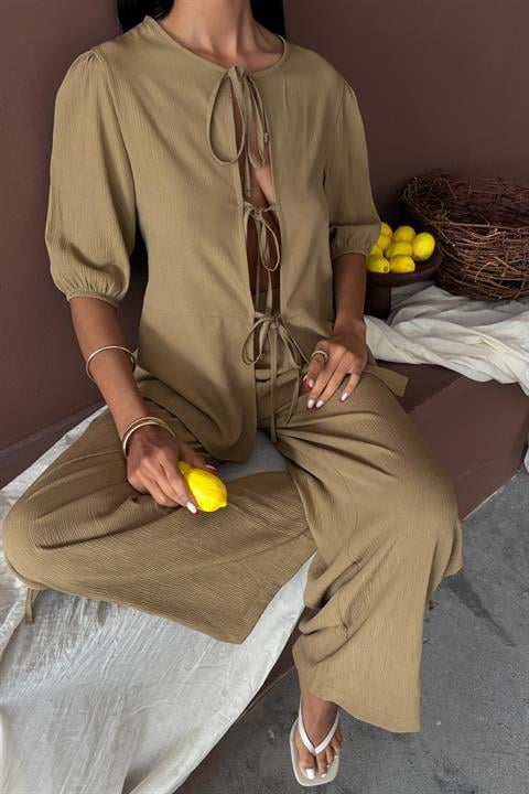 Lace-up Front Slit Hem Crinkle Casual Suit 10183