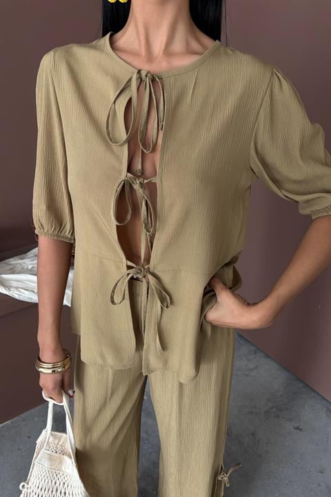 Lace-up Front Slit Hem Crinkle Casual Suit 10183